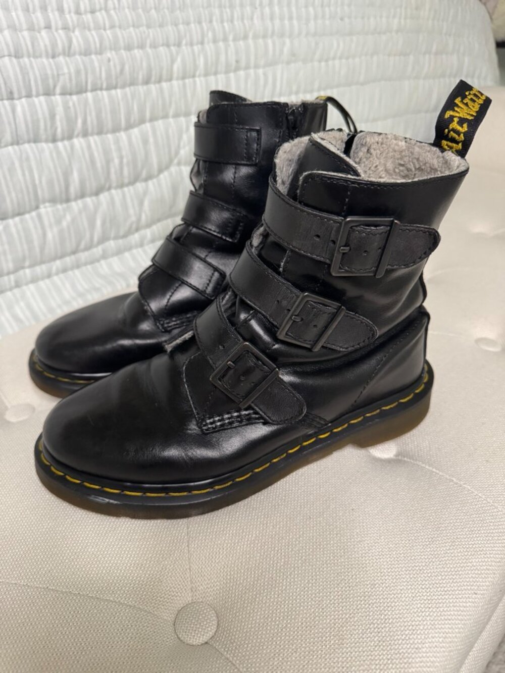 Dr. Martens Billie Black Leather Sherpa Lined Triple Buckle Boots Women’s 8